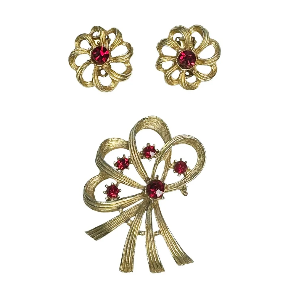 VINTAGE Faux Garnet Wreath Brooch & Clip-on Earrings Set • red crystal gold tone